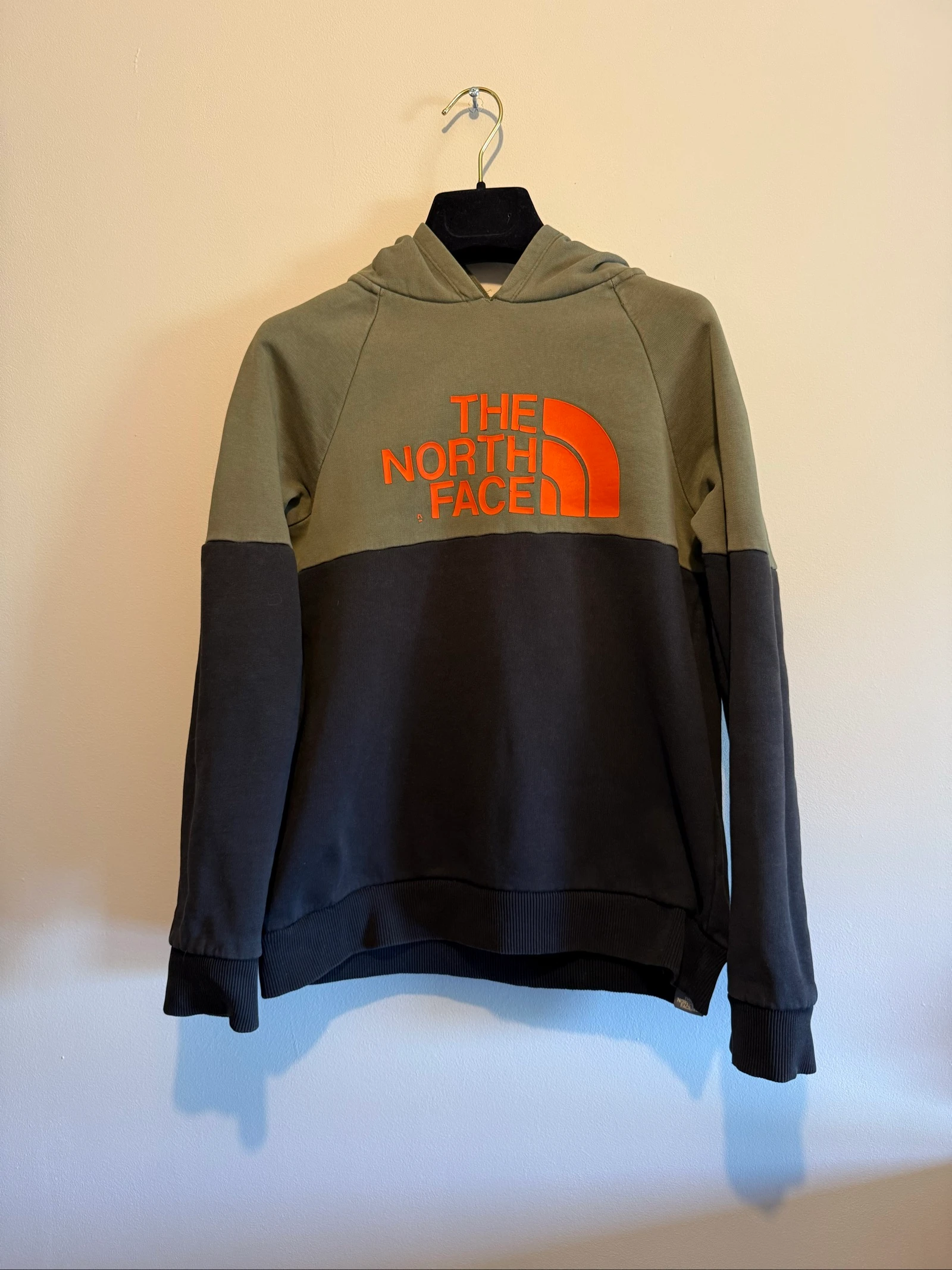 Sweat The North Face junior L 11/12 ans kaki noir logo orange